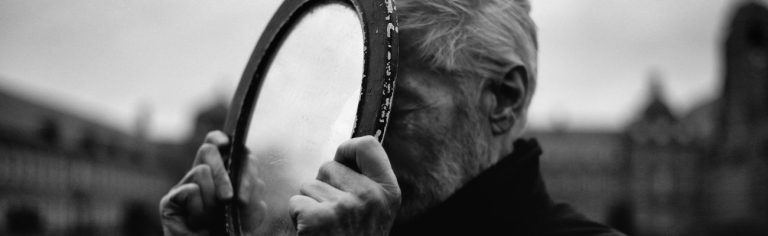 El rostro y el espejo