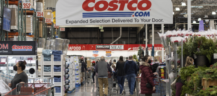 Gente comprando en Costco EEUU