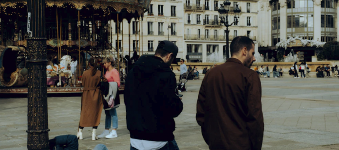 Gente en Paris Francia