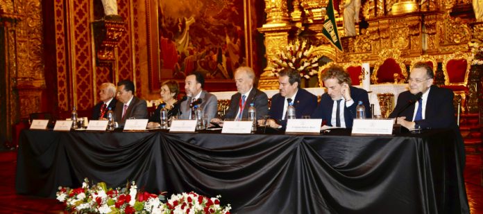 Académicos blindan el uso del español en la era digital