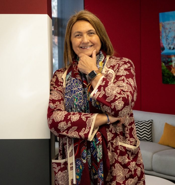 Ma-de-la-Cebosa-riendo de tamaño grande