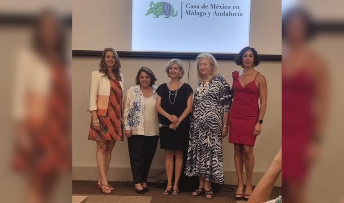 Claudia Luna Palencia en los Premios de la Casa de México en Málaga y Andalucia.