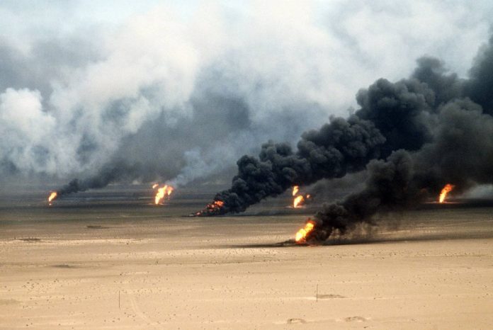 Pozos petroleo ardiendo