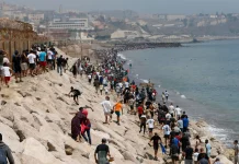 España envía tropas a Ceuta ante la llegada masiva de inmigrantes
