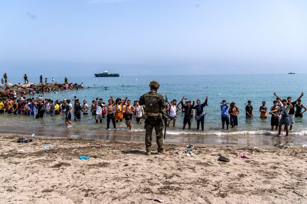 Fuerzas de seguridad en España alertan de un nuevo asalto a Ceuta