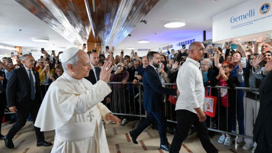 El Papa León XIV llega al hospital Gemelli para ser intervenido. (Vatican Media)